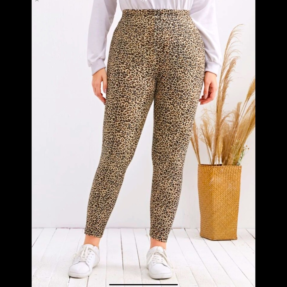 PLUS SIZE LEOPARD 🐆 PRINT LEGGINGS